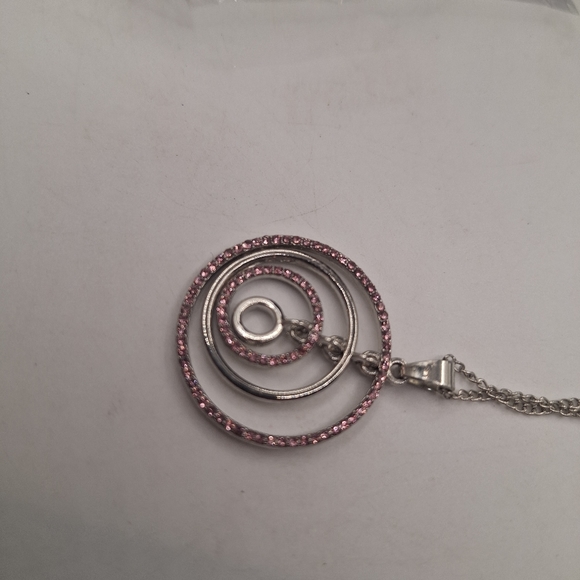 Paparazzi Pink circle pendant Necklace with matching earrings - Picture 2 of 4